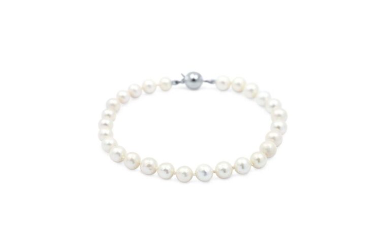 Gyöngy karkötő a White & Black webshop kínálatában