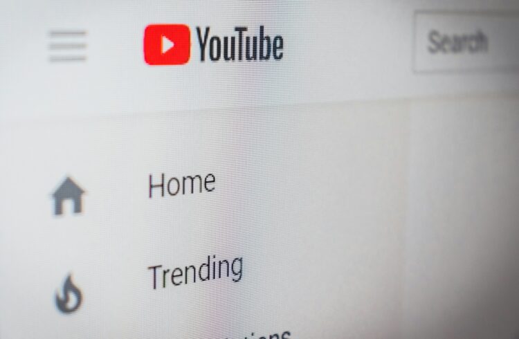 Professzionális Youtube tartalomgyártás Komáromi Barnabással
